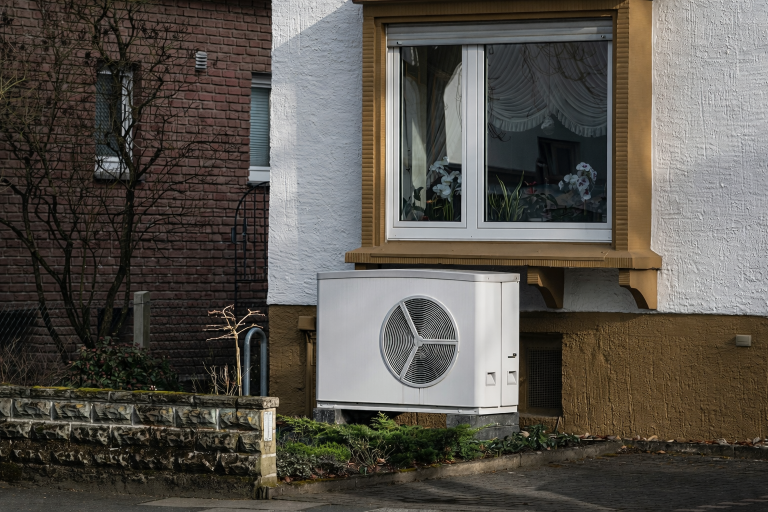 Pompe à chaleur en maison ancienne à Arras, Valenciennes et Dunkerque : est-ce vraiment possible ?