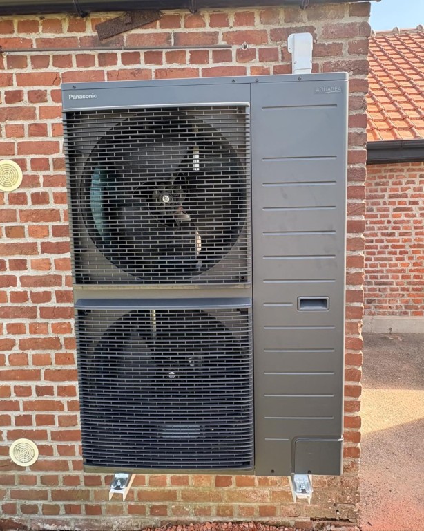 Installer une pompe à chaleur dans une maison ancienne à Roubaix, Tourcoing et Lens : le guide complet